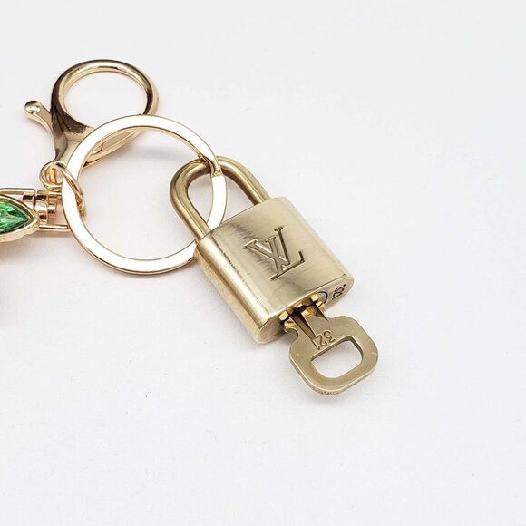 Authentic Louis Vuitton Lock & Key with unbranded Apple Bagcharm, Keycharm - Picture 3 of 7